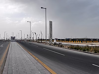 قطعة أرض زاوية حرة الملكية بمساحة 480 متر مربع في حي الحُزوم – لوسيل