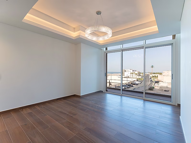 CONTEMPORARY 3-BEDROOM RESIDENCE | 10% DOWN PAYMENT | MOVE-IN READY - Photo 2