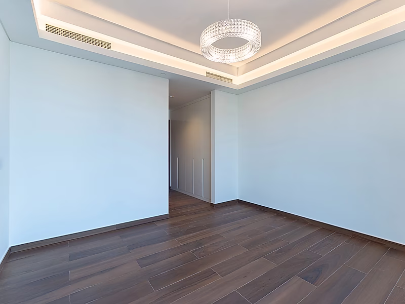 CONTEMPORARY 3-BEDROOM RESIDENCE | 10% DOWN PAYMENT | MOVE-IN READY - Photo 6