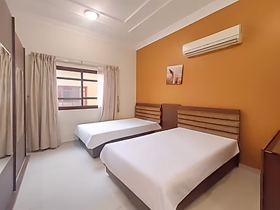 شقة أنيقة بثلاث غرف نوم بتشطيبات فاخرة