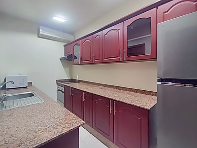 شقة أنيقة بثلاث غرف نوم بتشطيبات فاخرة