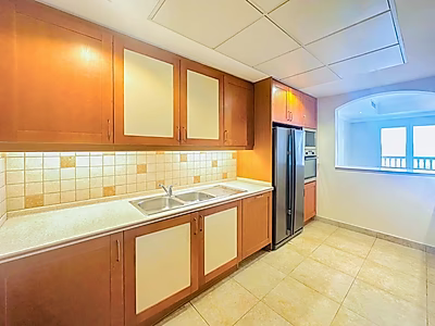 Full Marina view! Renovated 2br SF Apartment