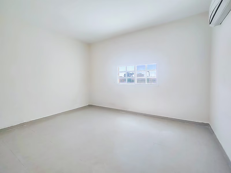 Exquisite 6BR Villa | Luxury Living Awaits - Photo 2