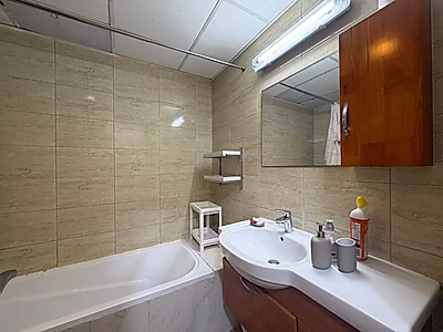 استوديو رائع في فوكس هيلز – لوسيل