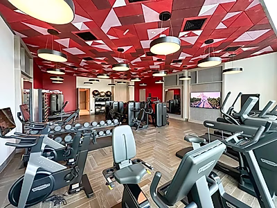 PREMIUM 1 BEDROOM HOTEL APARTMENT IN WEST BAY!