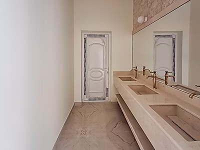 فيلا مهيبة بمساحات معيشة واسعة