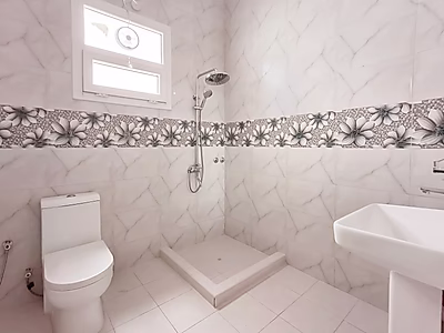 فيلا مهيبة بمساحات معيشة واسعة