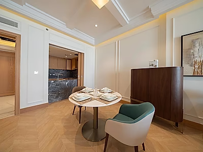 Newly built upscale residence in The Pearl