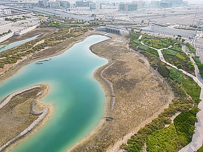 أرض فاخرة | حياة هادئة على الواجهة البحرية في انتظارك