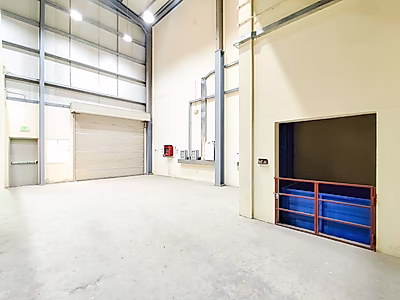 مخزن تبريد جديد بالكامل || مجهز بالكامل || موقع مميز