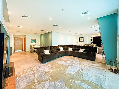 شقة مذهلة بثلاث غرف نوم بأناقة عصرية