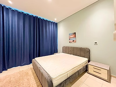 شقة مذهلة بثلاث غرف نوم بأناقة عصرية