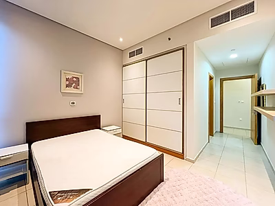 شقة مذهلة بثلاث غرف نوم بأناقة عصرية