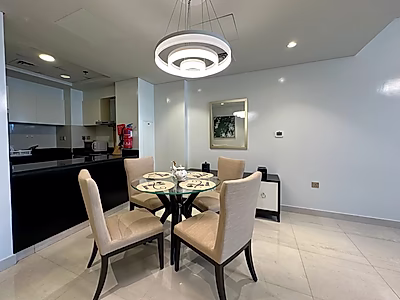 شقة أنيقة بغرفة نوم واحدة بتشطيبات فاخرة