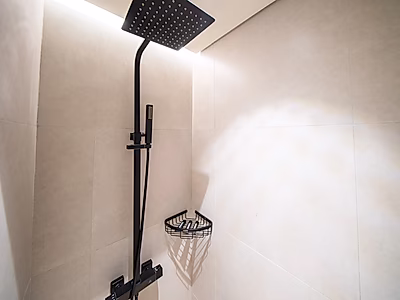 عرض قوي! | شقة فندقية مخدومة شاملة كل شي | قيمة مميزة للإيجار طويل المدى