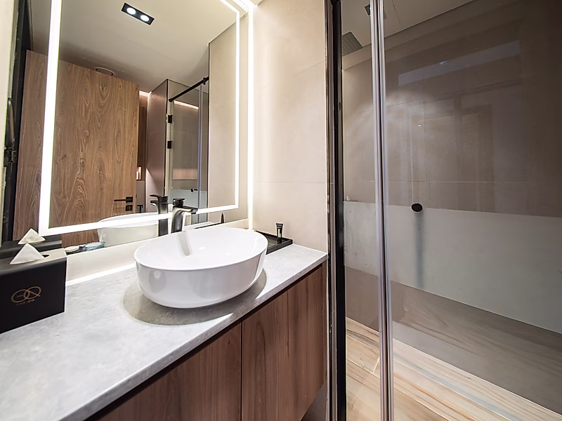 Hot Deal! All-Inclusive Serviced Apartment | Long-Term Value - Photo 13