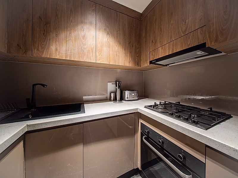 Hot Deal! All-Inclusive Serviced Apartment | Long-Term Value - Photo 22