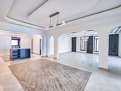 فيلا فاخرة تتكون من 7 غرف نوم وأكثر