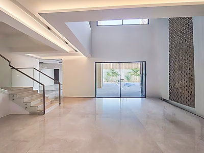 فيلا فاخرة تتكون من 7 غرف نوم وأكثر