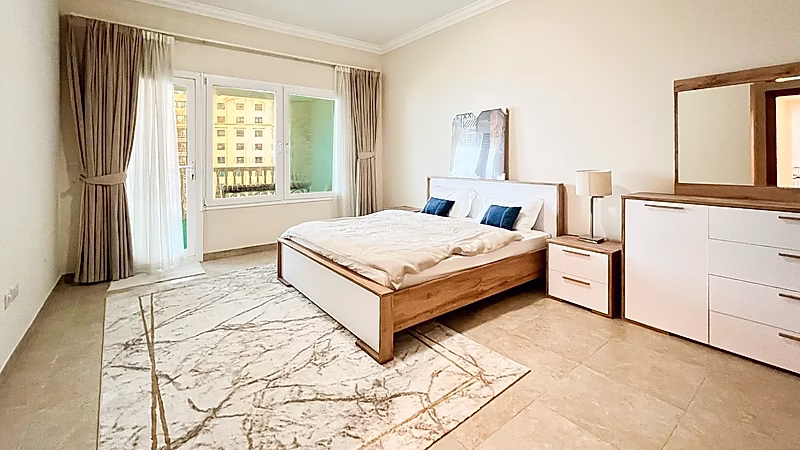 FULLY FURNISHED | HUGE BALCONY | 2BR - Photo 4