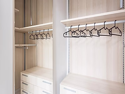 شقة أنيقة بتصميم مصمم في الطابق الأرضي مع إمكانية الوصول إلى فناء خاص - منطقة سيتي لايف، ميلانو