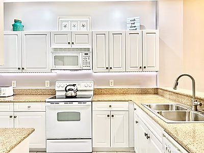 شقة فاخرة بغرفتي نوم في منتجع ليلي، نابولي - إمكانية الوصول إلى ملعب الغولف و15 دقيقة إلى الشاطئ | استثمار مثالي أو منزل لقضاء العطلات