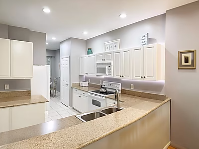 شقة فاخرة بغرفتي نوم في منتجع ليلي، نابولي - إمكانية الوصول إلى ملعب الغولف و15 دقيقة إلى الشاطئ | استثمار مثالي أو منزل لقضاء العطلات