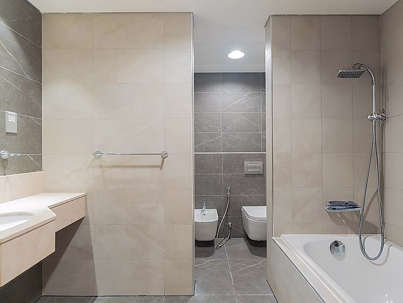 EXQUISITE 3BR+MAID | SEA VIEWS | WEST BAY - Photo 10