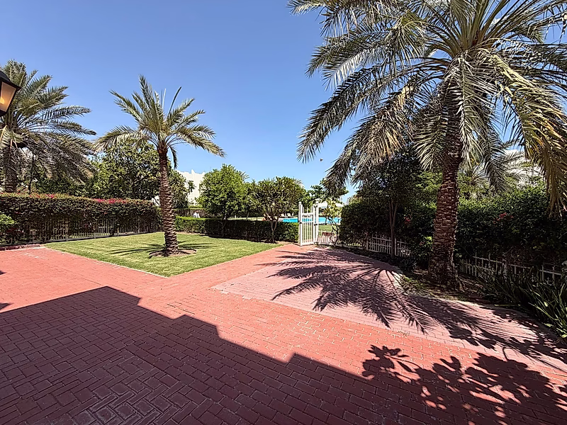 RENOVATED | 4BR + M - BEACH ACCESS | WESTBAY LAGOON - Photo 1