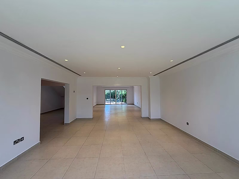 RENOVATED | 4BR + M - BEACH ACCESS | WESTBAY LAGOON - Photo 9