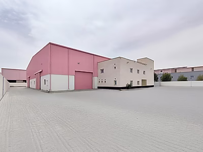 مصنع حديد للإيجار في المنطقة الصناعية الجديدة