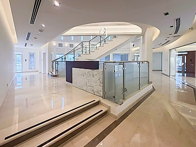 فيلا تجارية | أكثر من 8 غرف نوم | تشطيبات فاخرة