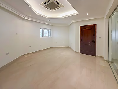 فيلا تجارية | أكثر من 8 غرف نوم | تشطيبات فاخرة