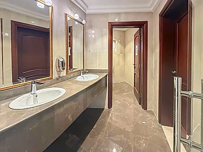 فيلا تجارية | أكثر من 8 غرف نوم | تشطيبات فاخرة