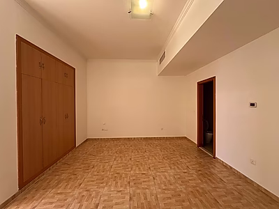 شقة فسيحة بإطلالة بحرية خلابة | 3 غرف نوم + 3 أشهر | شرفة | ويست باي