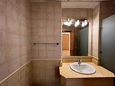 شقة فسيحة بإطلالة بحرية خلابة | 3 غرف نوم + 3 أشهر | شرفة | ويست باي