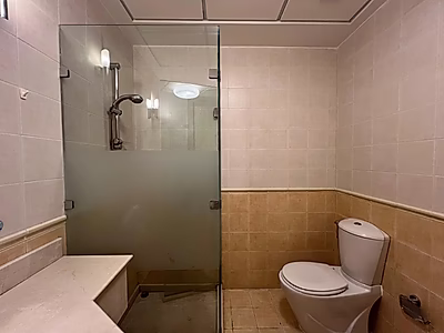 شقة فسيحة بإطلالة بحرية خلابة | 3 غرف نوم + 3 أشهر | شرفة | ويست باي