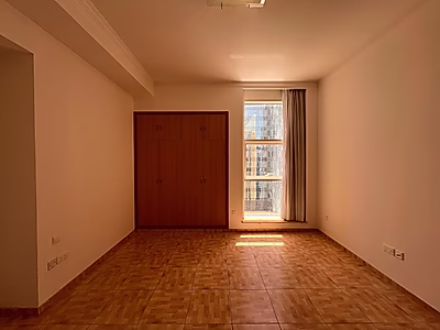 شقة فسيحة بإطلالة بحرية خلابة | 3 غرف نوم + 3 أشهر | شرفة | ويست باي