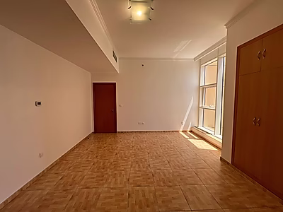 شقة فسيحة بإطلالة بحرية خلابة | 3 غرف نوم + 3 أشهر | شرفة | ويست باي