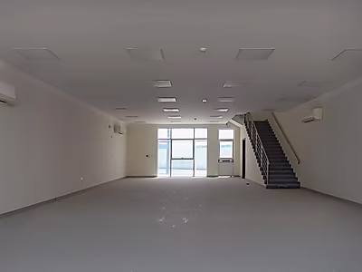 MODERN LOGISTICS HUB WITH SHOWROOM AND OFFICES