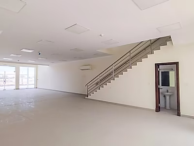 MODERN LOGISTICS HUB WITH SHOWROOM AND OFFICES