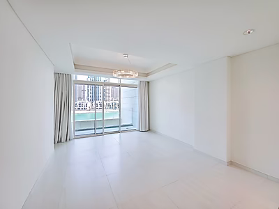 شقة فسيحة ذات ديكورات أنيقة