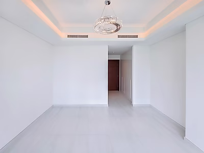 شقة فسيحة ذات ديكورات أنيقة