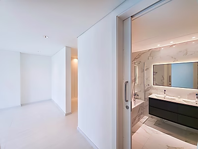 شقة فسيحة ذات ديكورات أنيقة