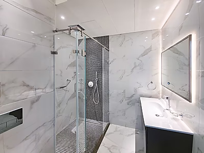 شقة فسيحة ذات ديكورات أنيقة