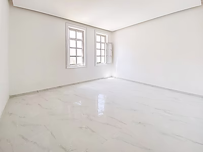 فيلا فاخرة تضم أكثر من 8 غرف نوم | جريان جنيحات