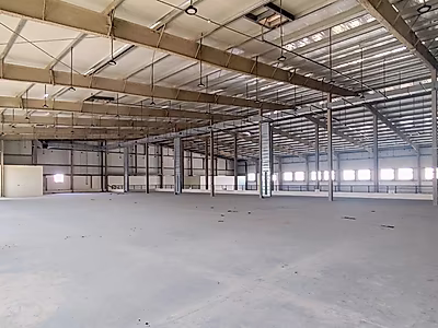MODERN LOGISTICS HUB WITH SHOWROOM AND OFFICES