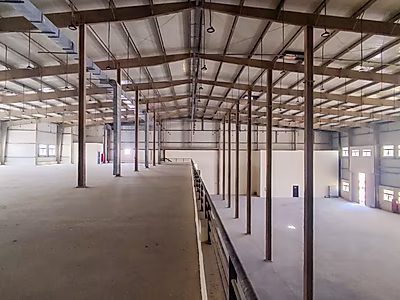 MODERN LOGISTICS HUB WITH SHOWROOM AND OFFICES