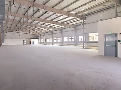 MODERN LOGISTICS HUB WITH SHOWROOM AND OFFICES