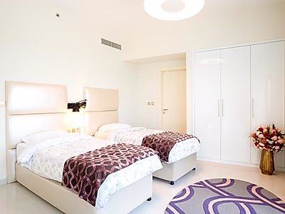 شقة رائعة من غرفتي نوم للإيجار | إطلالات خلابة على البحر والمدينة